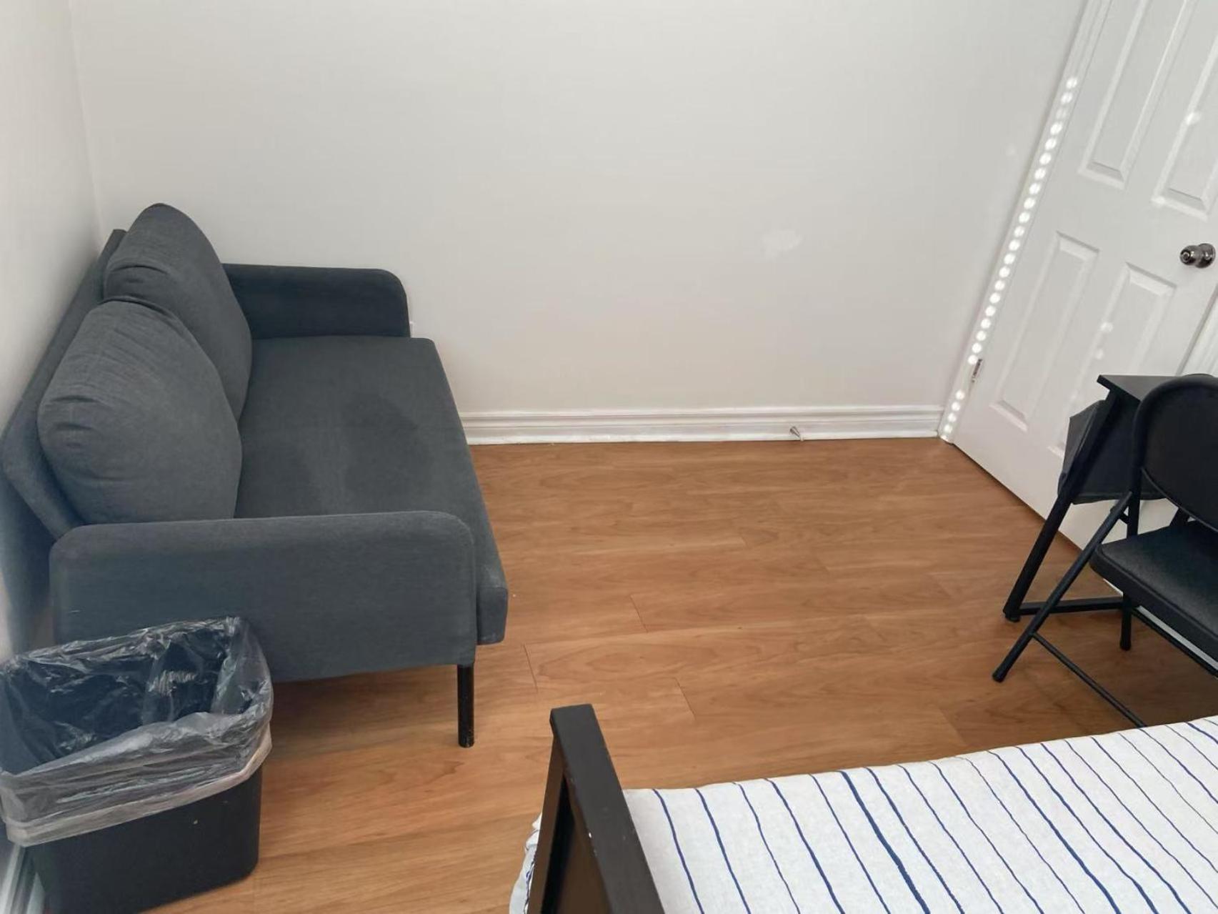 Double Room With Shared Bathroom 536B 多伦多 外观 照片
